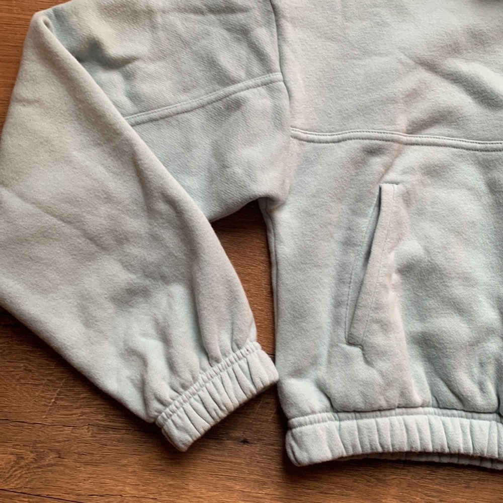NWOT Cropped Sweatshirt - Picture 4 of 5